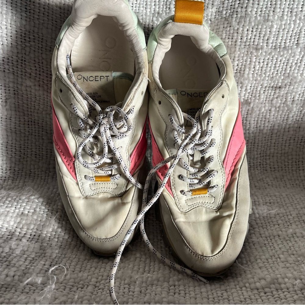 ONCEPT✨sz10✨Women's Pink and Cream Sneakers - Picture 2 of 7